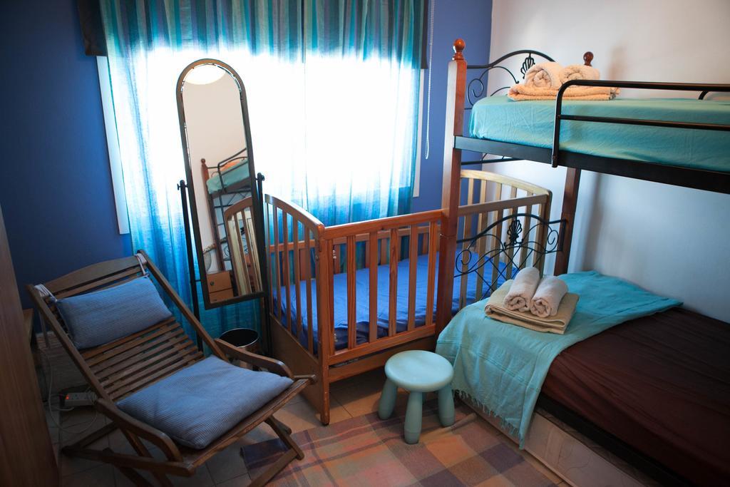 Aquarian Beachfront Apartment Larnaca Exterior foto