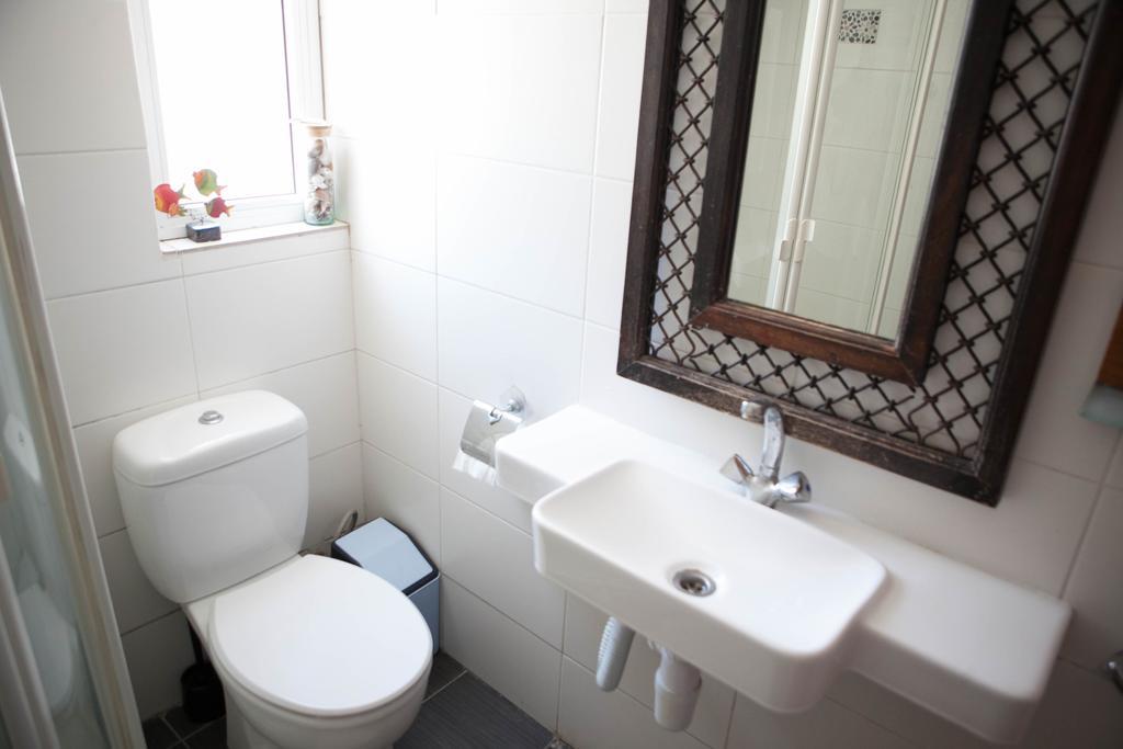 Aquarian Beachfront Apartment Larnaca Exterior foto